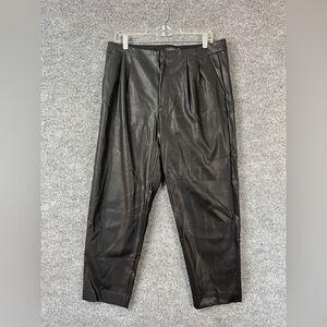 Banana Republic Women’s Pants Size 8 Black‎ Faux Leather Cropped Pleated Pants